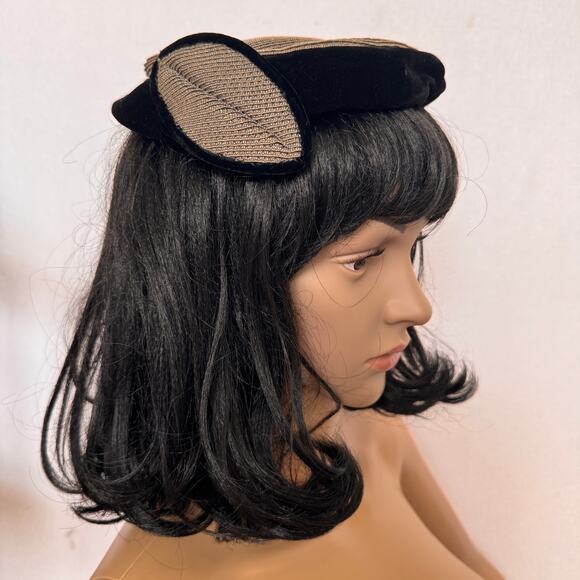 1950s Belmar Broida\'s Virginia Sculptural Cocktail Hat Black Velvet Fascinator main image 12